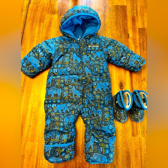 Columbia down-filled snowsuit 6-12m and Bogs sz 4 - Picture 1 of 2